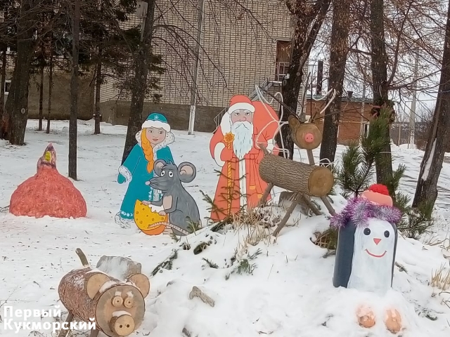 Фото Завершилось строительство «Снежного городка» на территории МБОУ «Ошторма – Юмьинская средняя школа». Кукмор