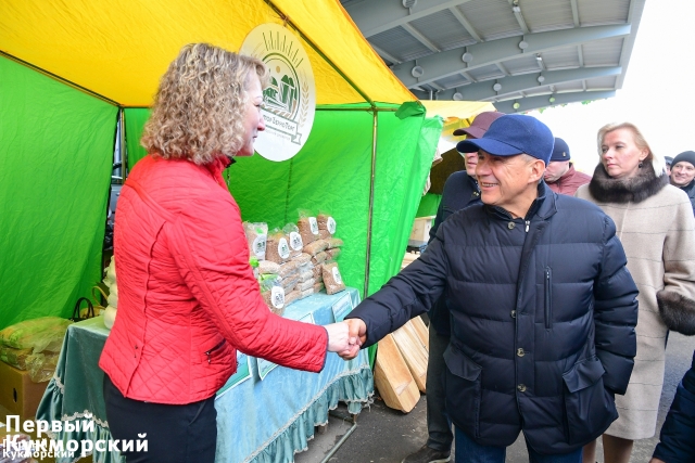 Фото Минниханов посетил сельхозярмарку в агропромпарке «Казань» Кукмор